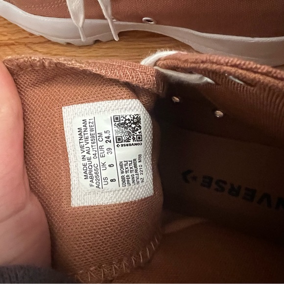 Brown converse - Picture 5 of 5